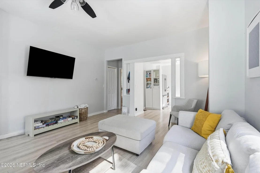 Photo of 110 DE HAVEN Street
