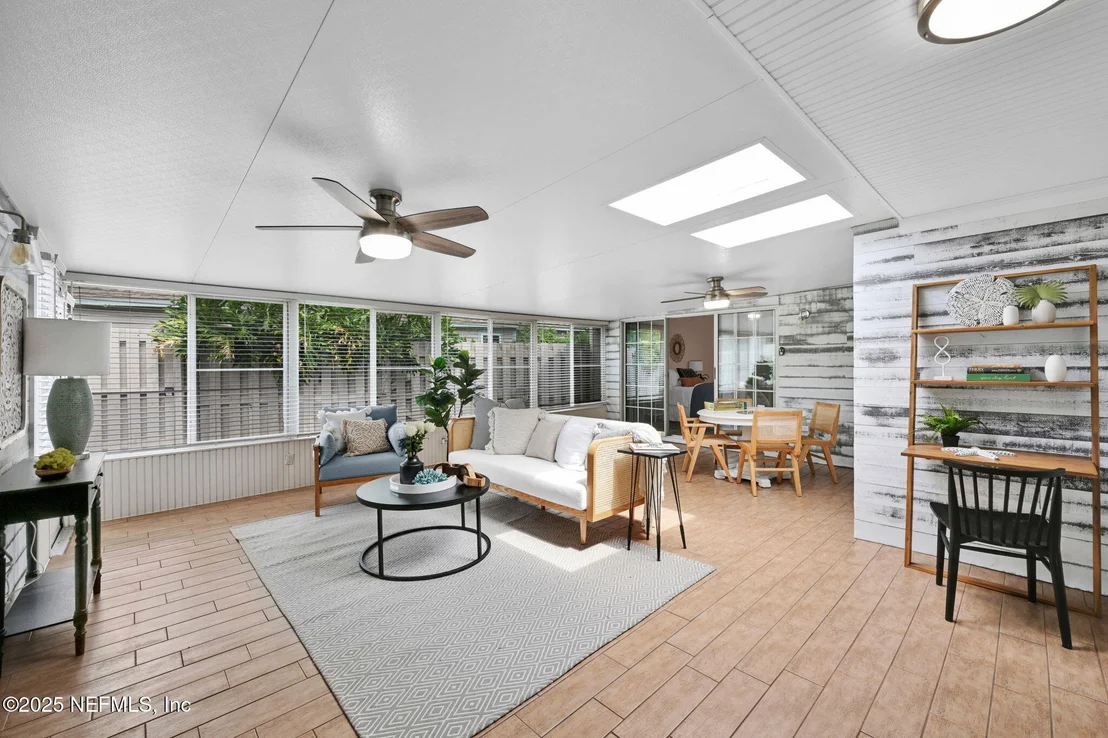 Photo of 107 HAMMOCK Circle