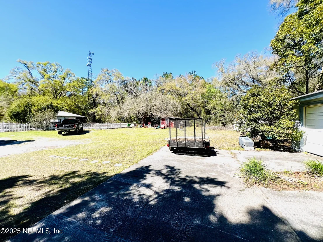 Photo of 2731 HOWARD Road