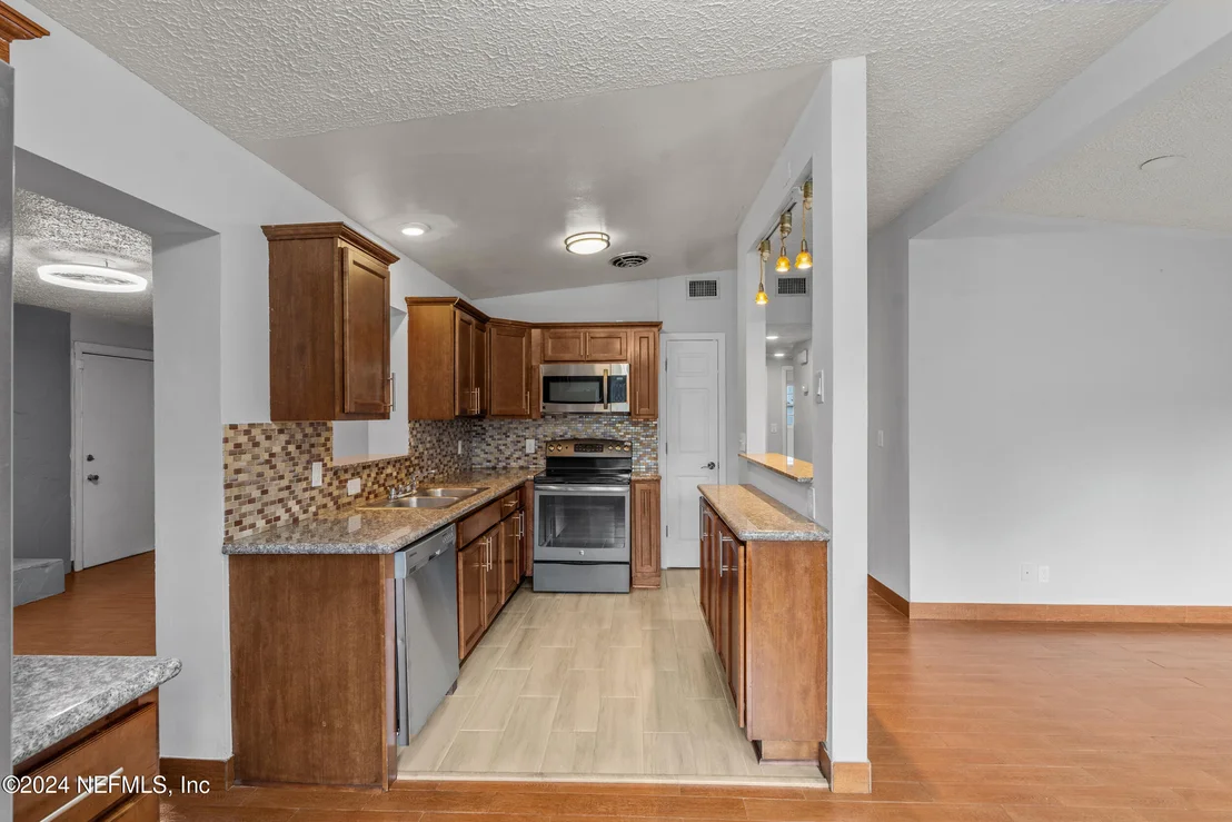 Photo of 1736 LOUVRE Drive