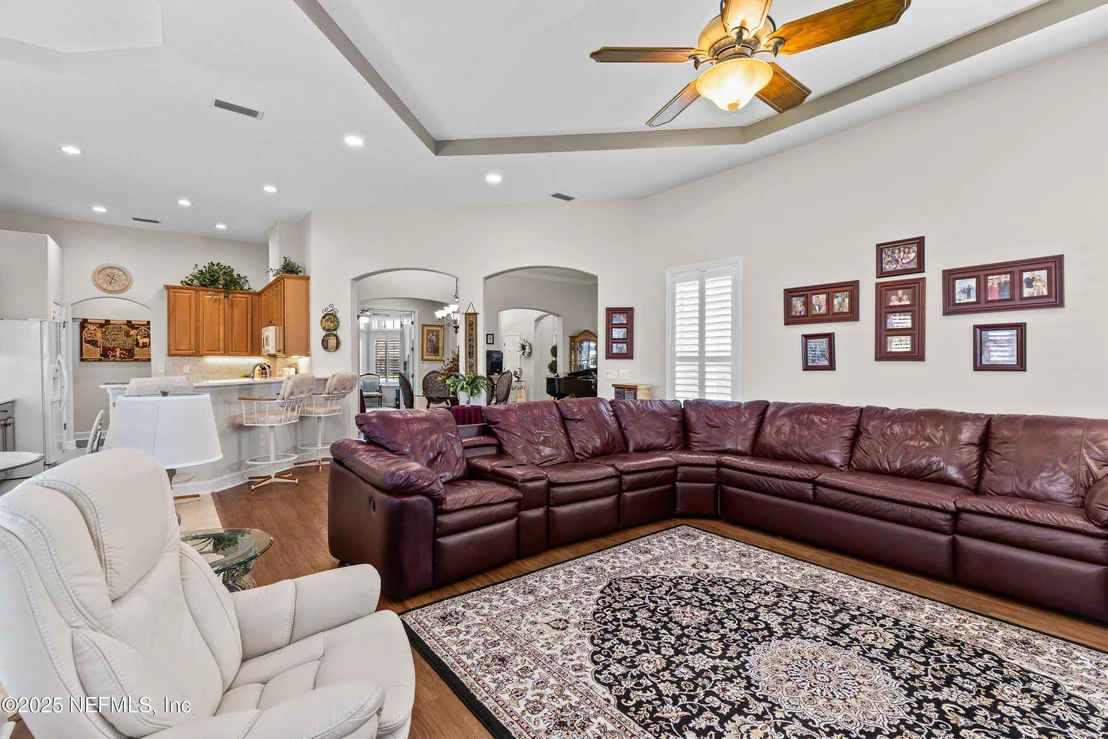 Photo of 9662 RED SQUIRREL Lane