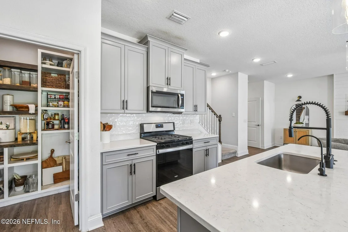 Photo of 37 VICKSBURG Drive