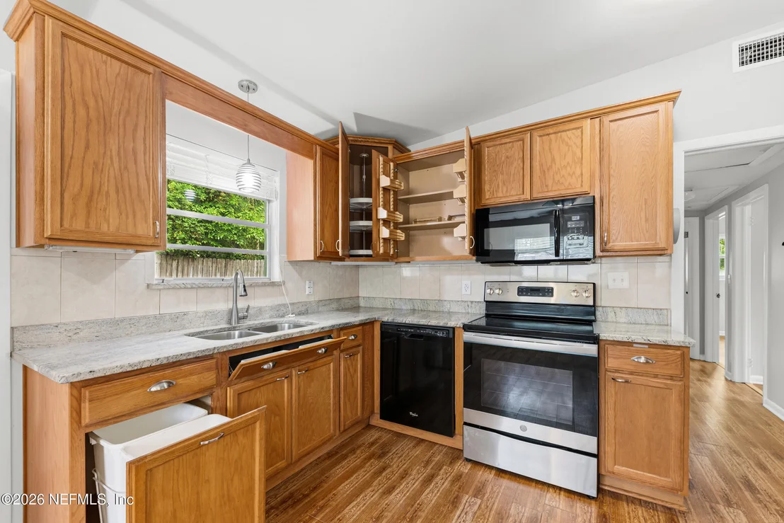 Photo of 6929 ROLLO Road