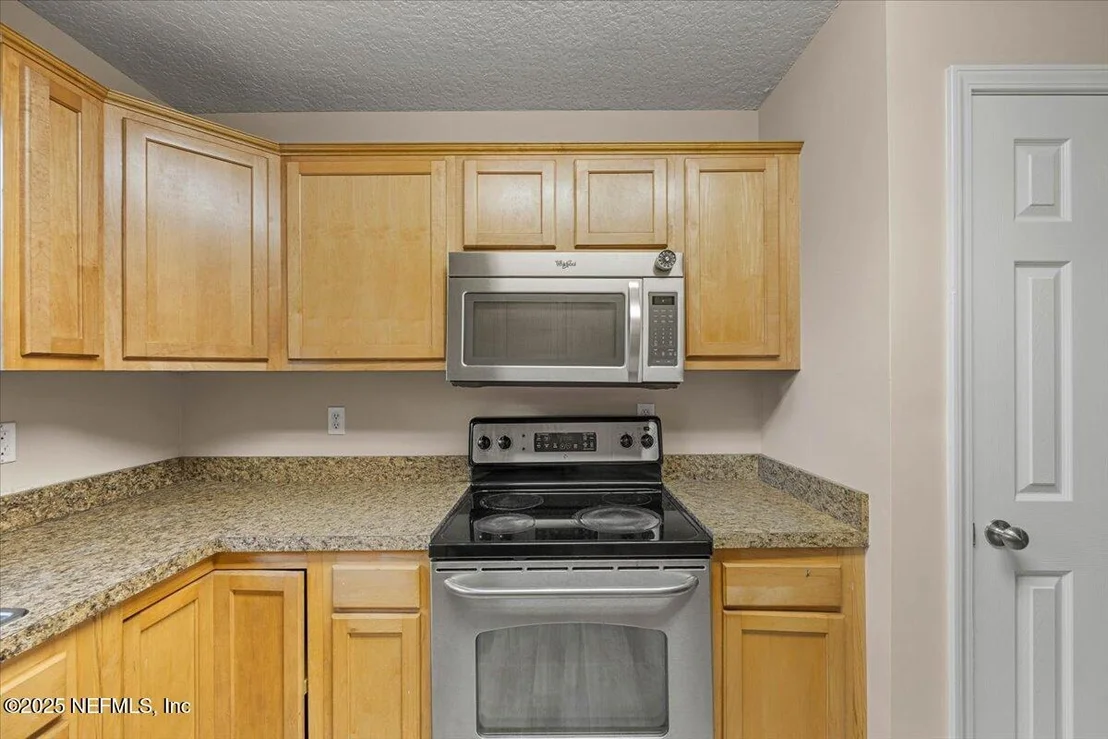 Photo of 4527 CLAIRMONT Road