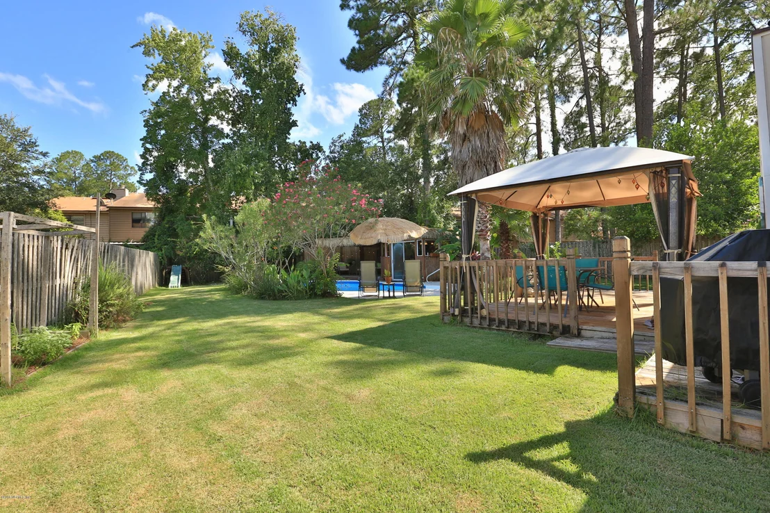 Photo of 4340 QUEENSWAY Drive