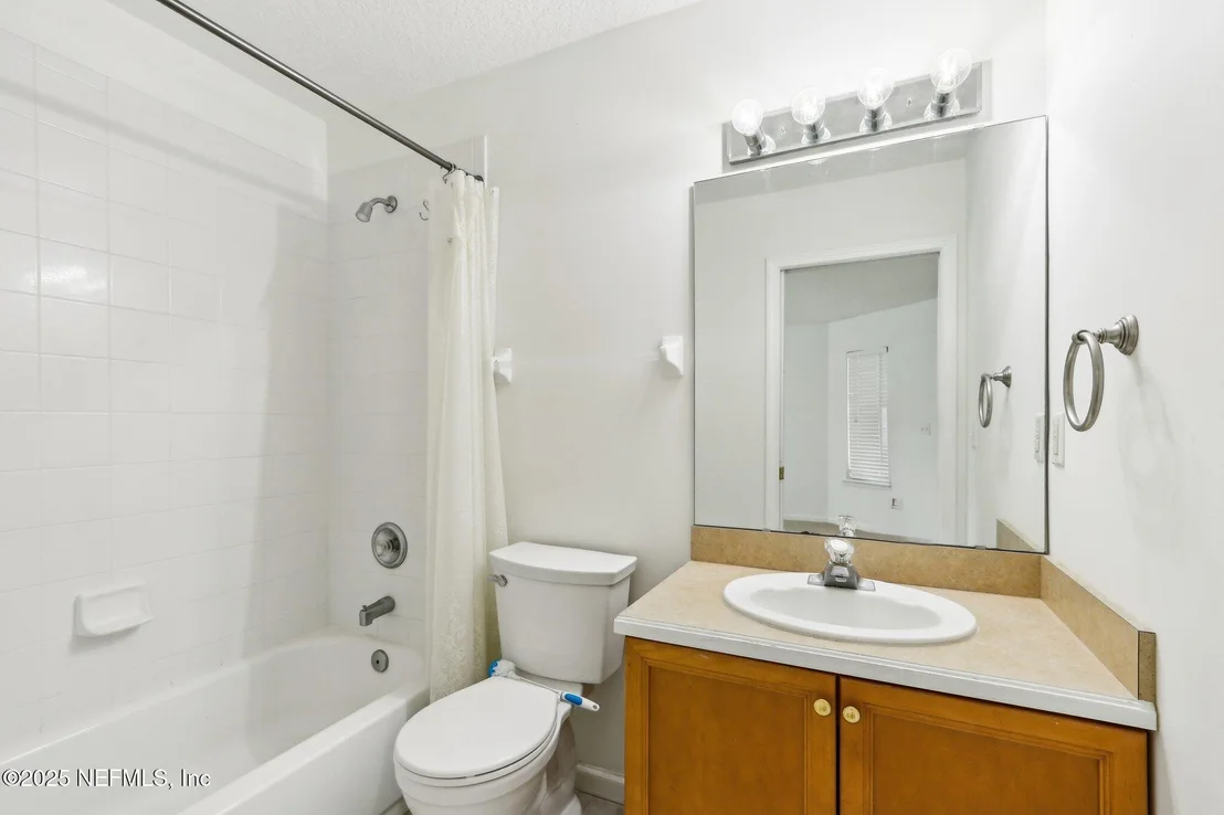 Photo of 200 NOTTINGHAM Drive W