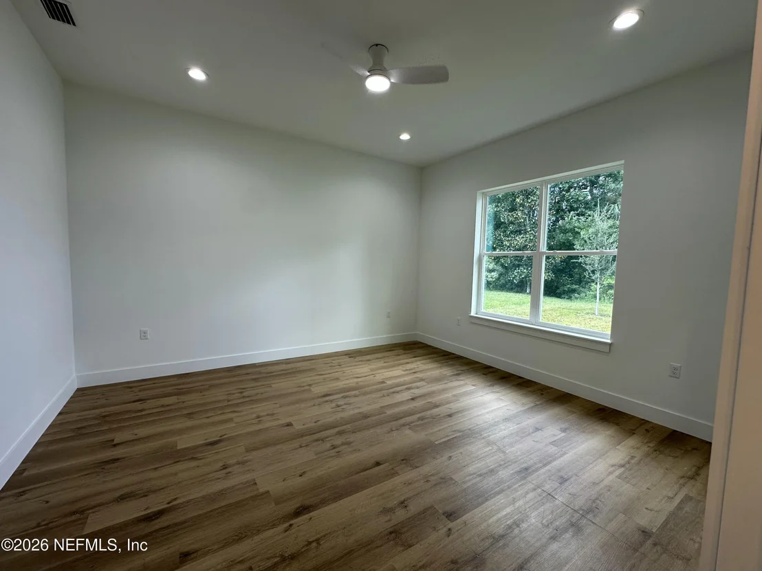 Photo of 57 BARRING Place N