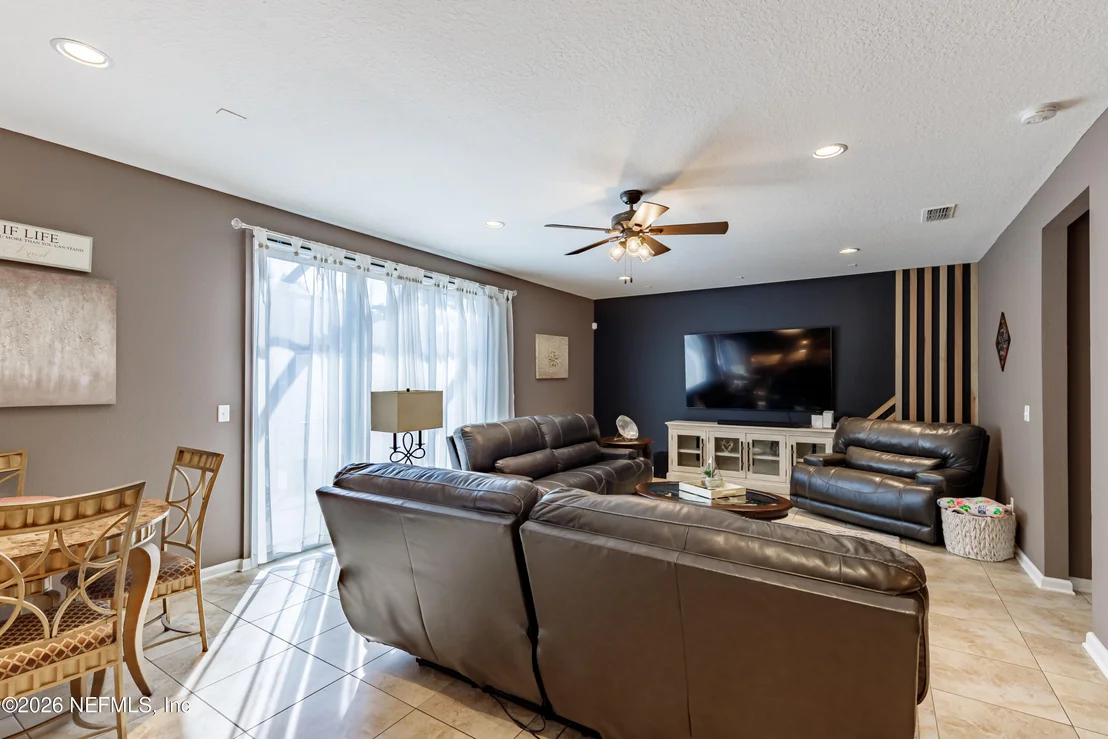Photo of 1252 LUFFNESS Drive