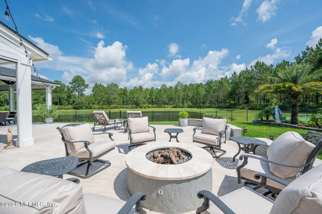 Photo of 681 GLENNEYRE Circle