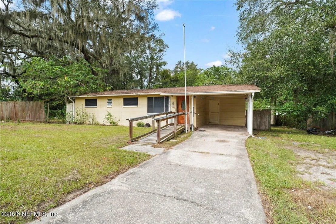Photo of 201 CANIS Drive W
