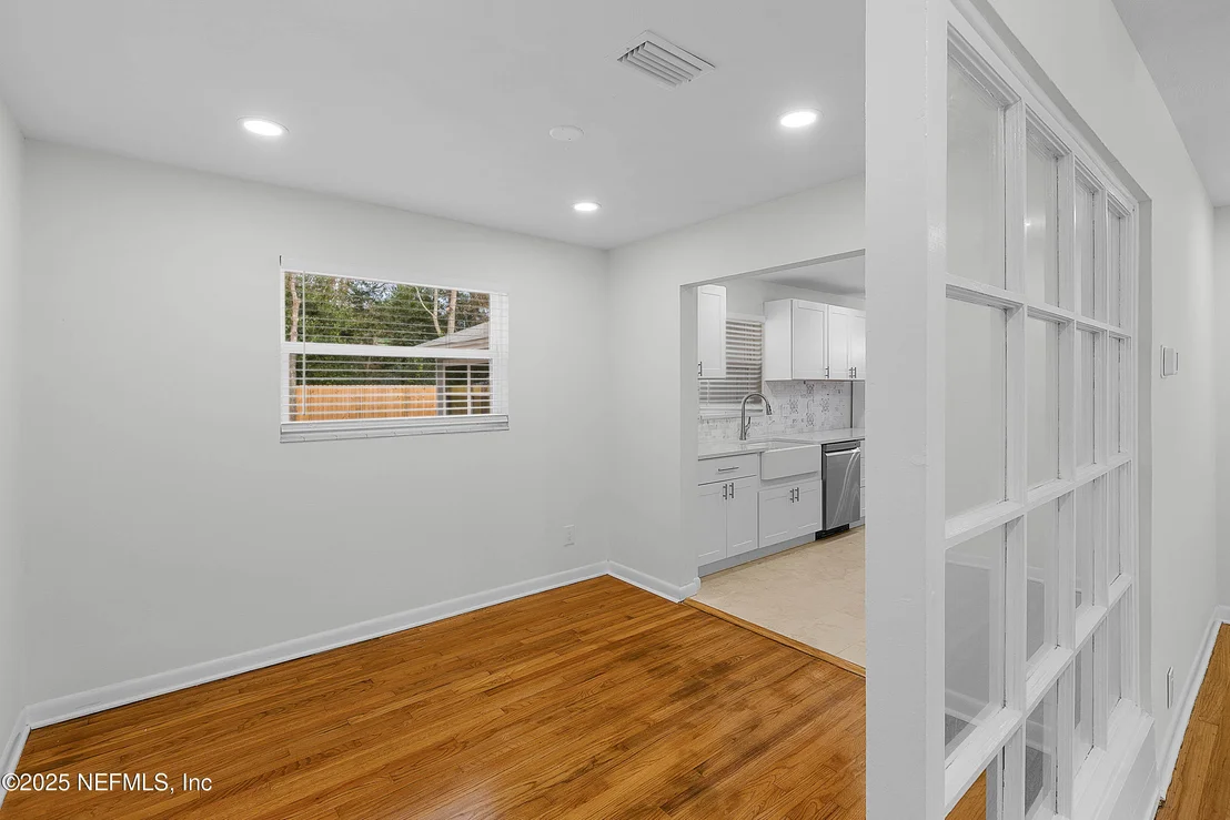 Photo of 10553 HEMMING Road