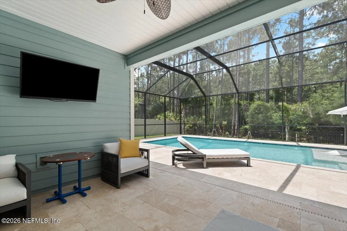 Photo of 472 GLORIETA Drive