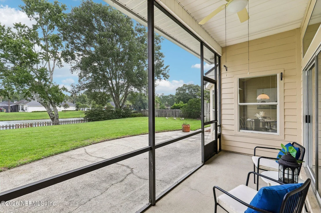 Photo of 372 MAPLEWOOD Drive