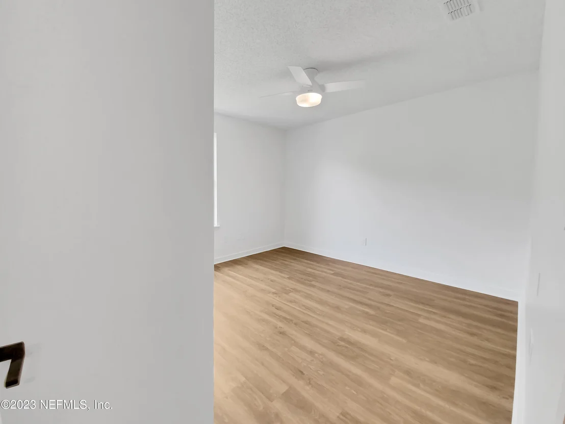Photo of 141 JOHNS GLEN Drive