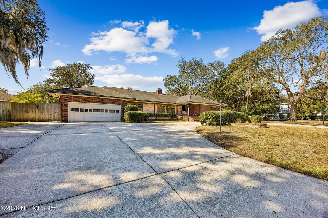Photo of 4768 QUEEN Lane