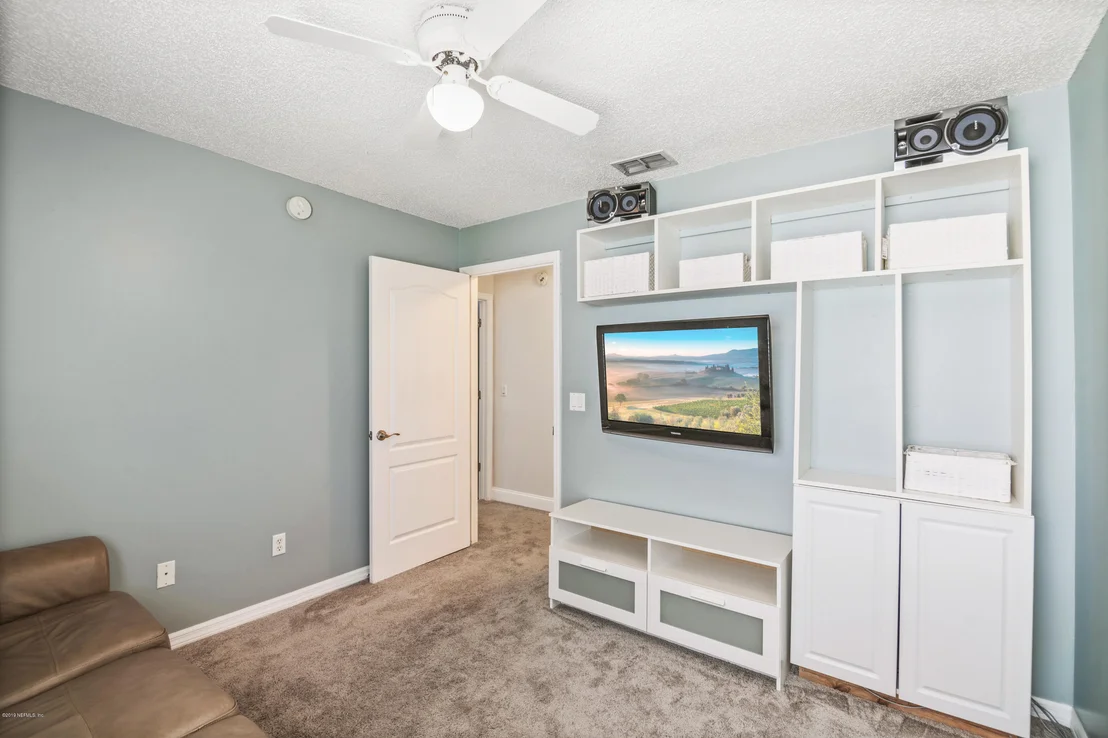 Photo of 221 JOHNS GLEN Drive