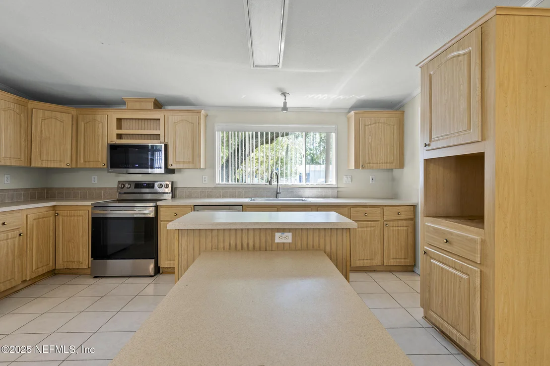 Photo of 324 SHADY OAK Circle