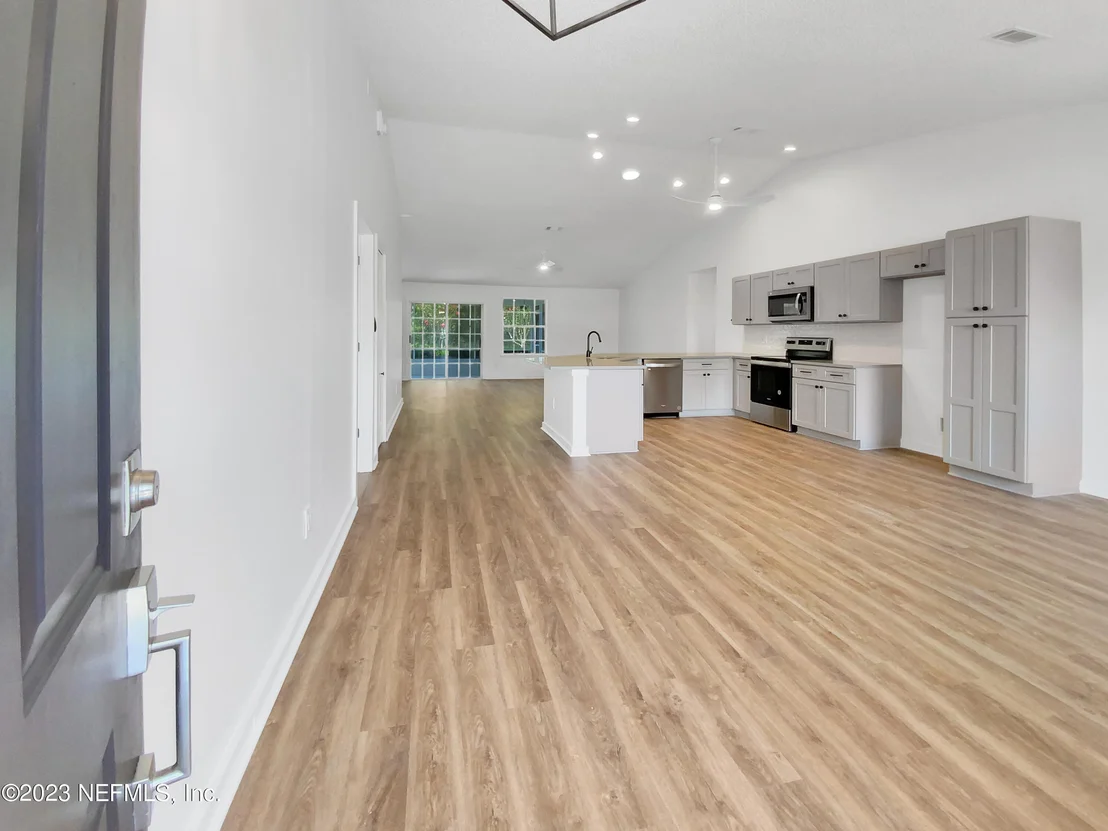 Photo of 141 JOHNS GLEN Drive