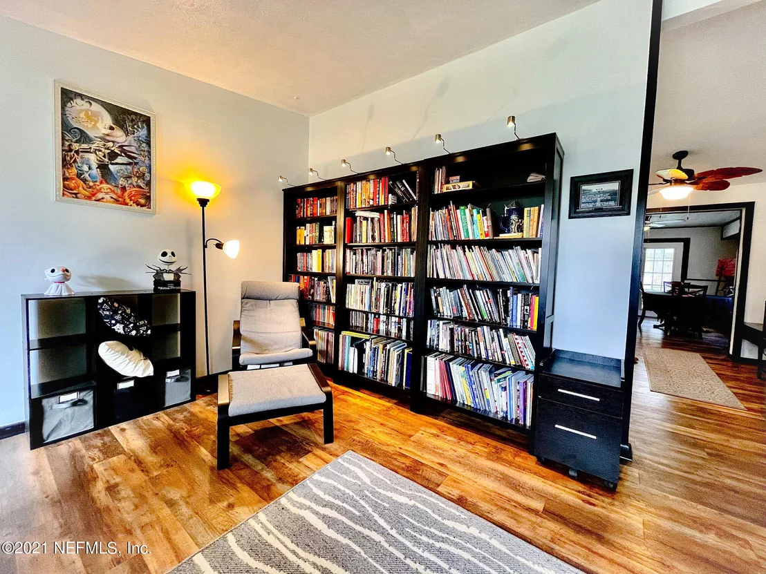 Photo of 303 RIO Road