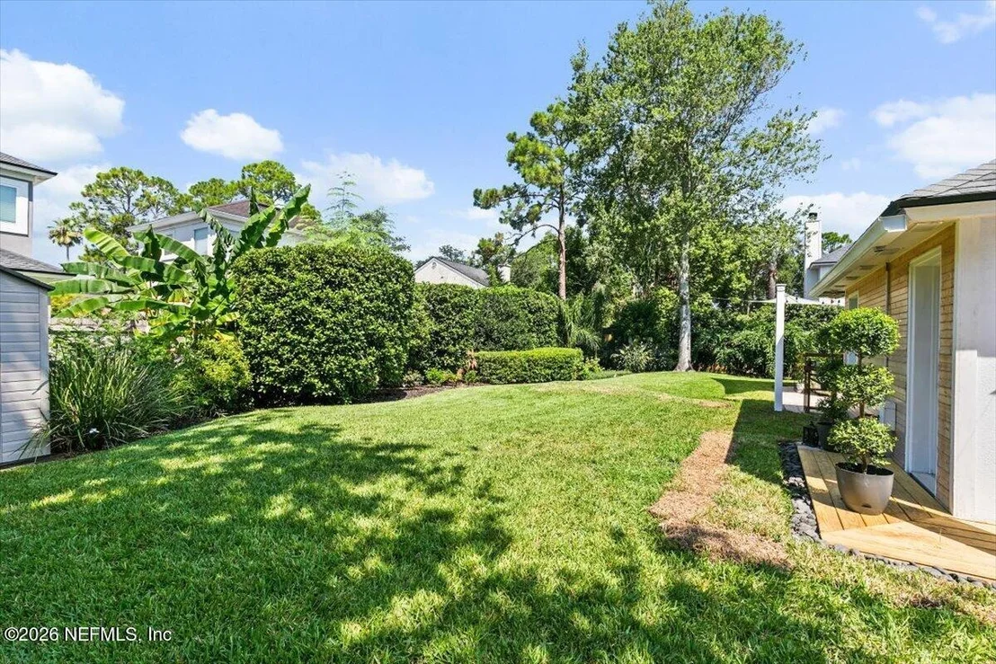 Photo of 525 SUNSET Drive