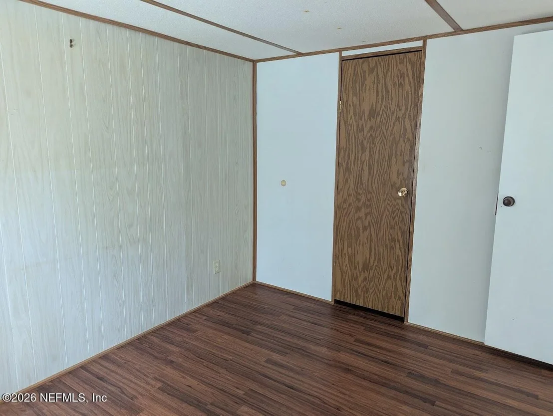 Photo of 104 MOORE Avenue