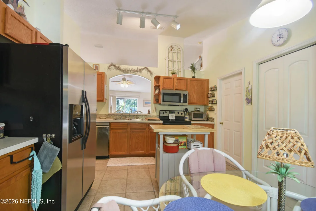 Photo of 1711 OLD BEACH Road