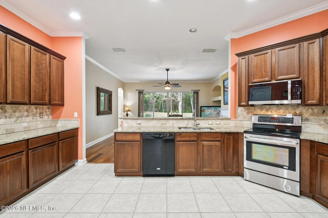 Photo of 145 LAKE RUN Boulevard