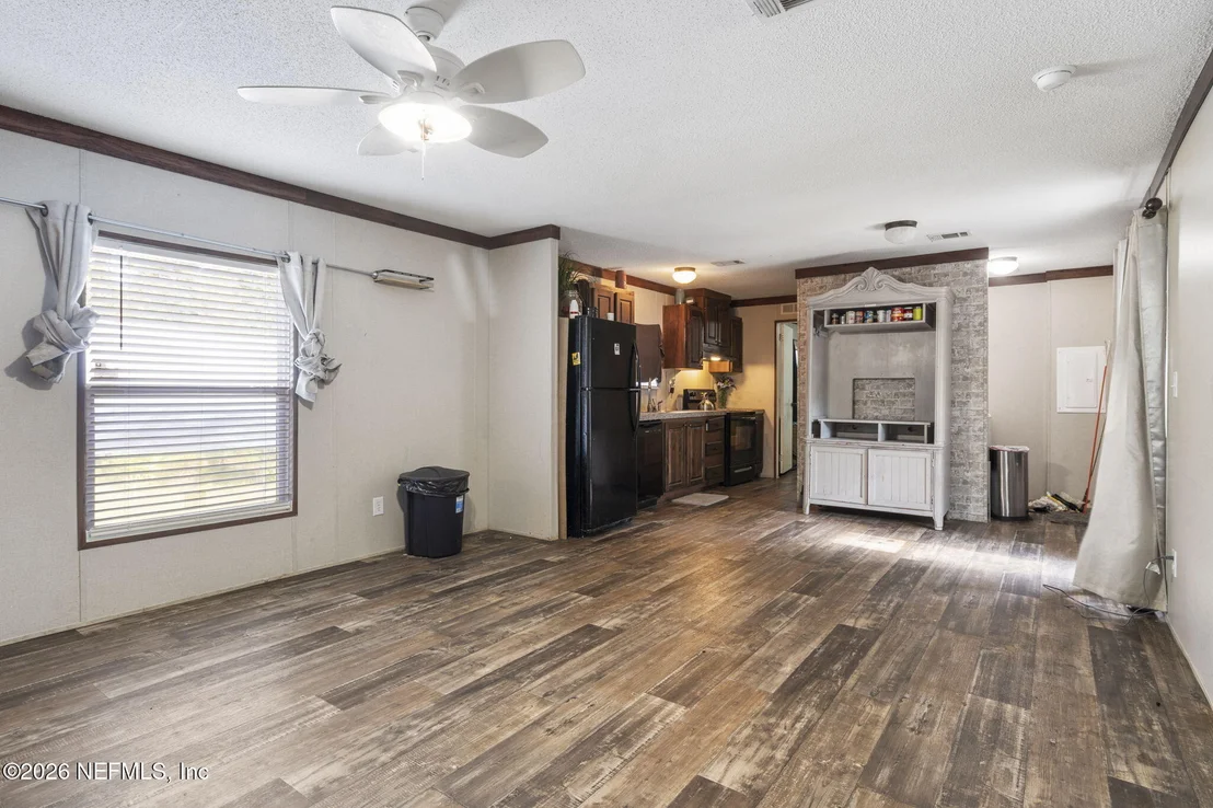 Photo of 9625 LIGHT Avenue
