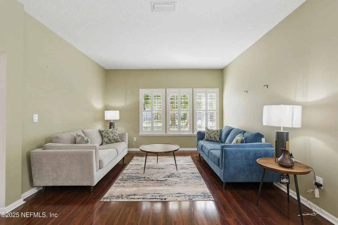 Photo of 187 SILVER GLEN Avenue