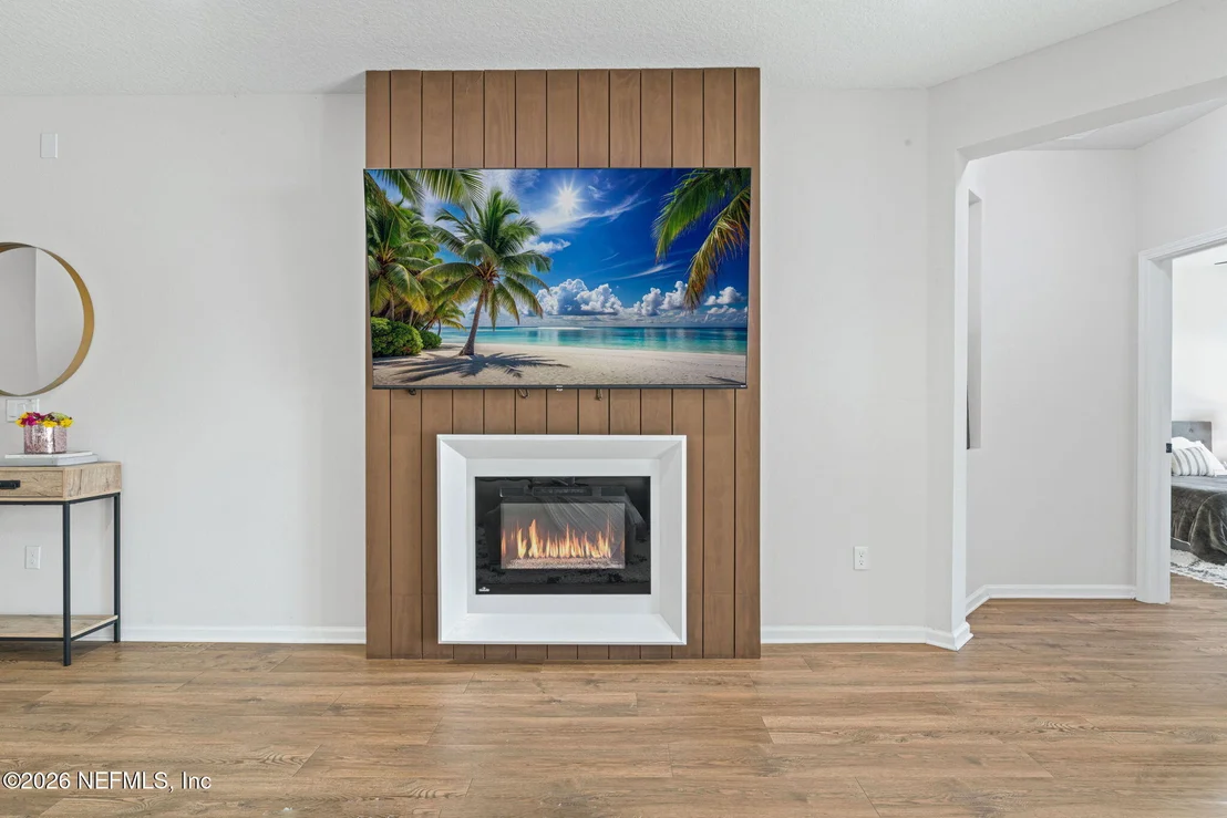 Photo of 637 WATERVALE Drive