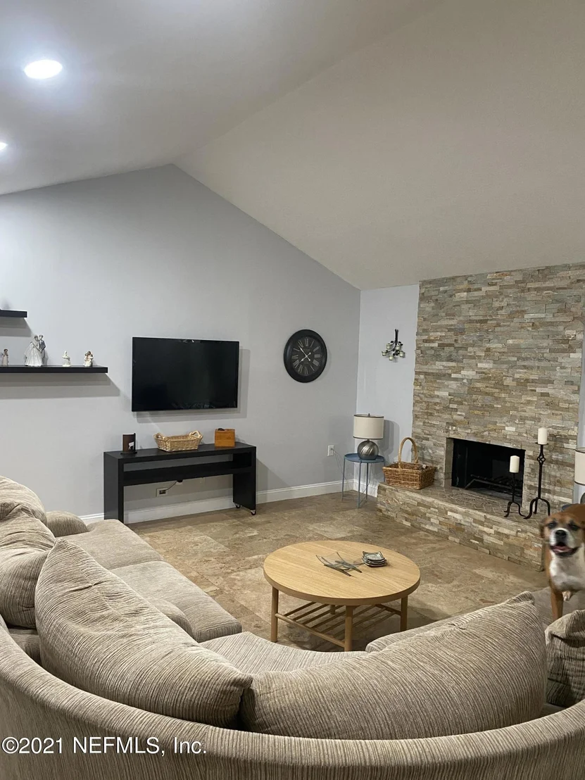 Photo of 205 BLAKELEY Court