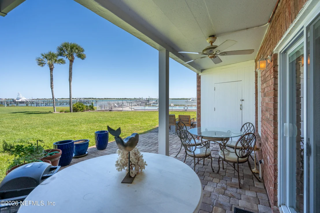 Photo of Unit 3B at 83 COMARES Avenue