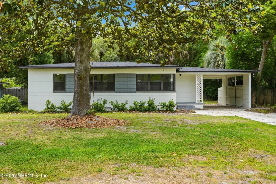 Photo of 1138 HALIFAX Road