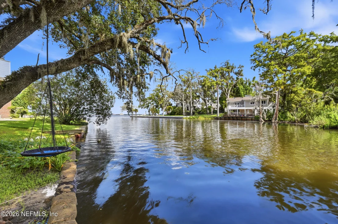 Photo of 715 RIO LINDO Drive