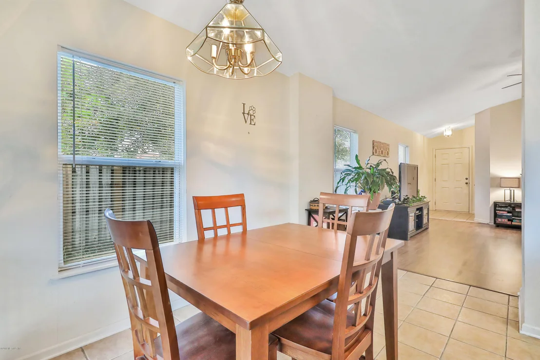 Photo of 1452 HEATHER Court