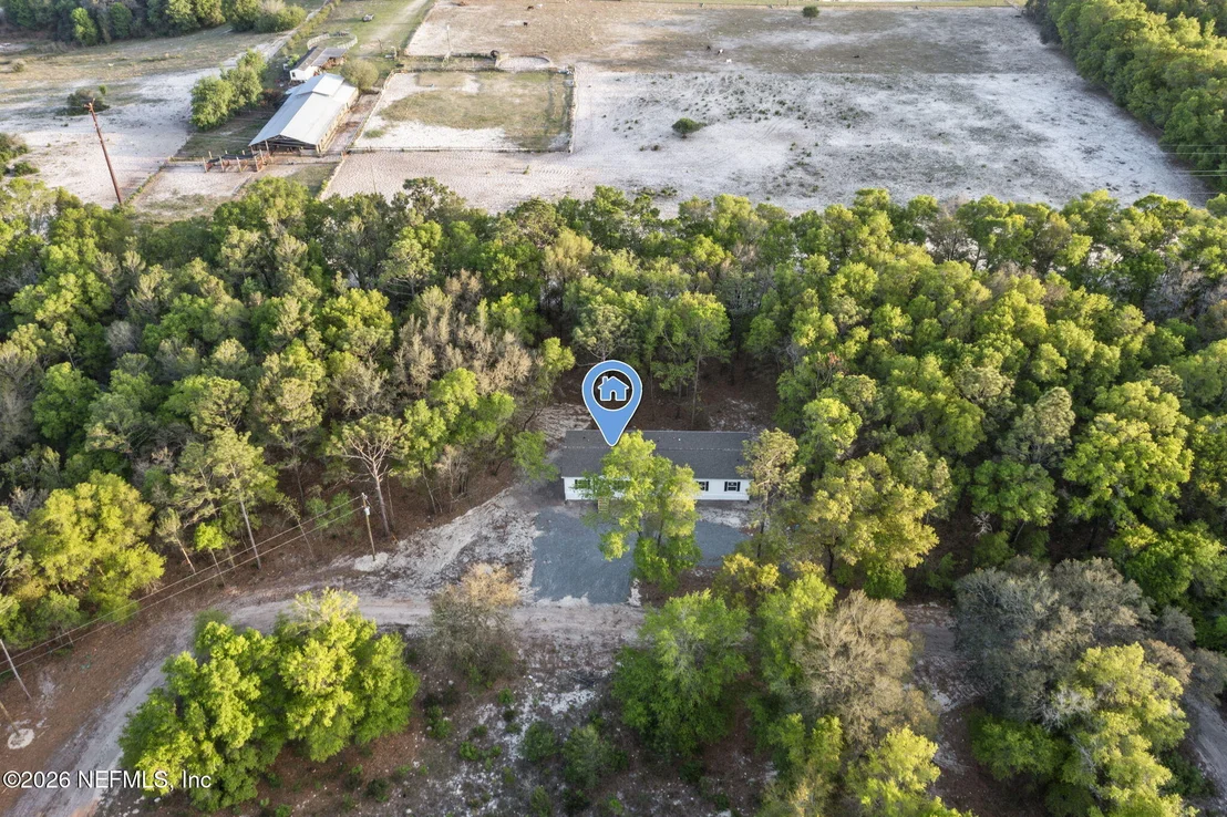 Photo of 6109 CENTER Circle
