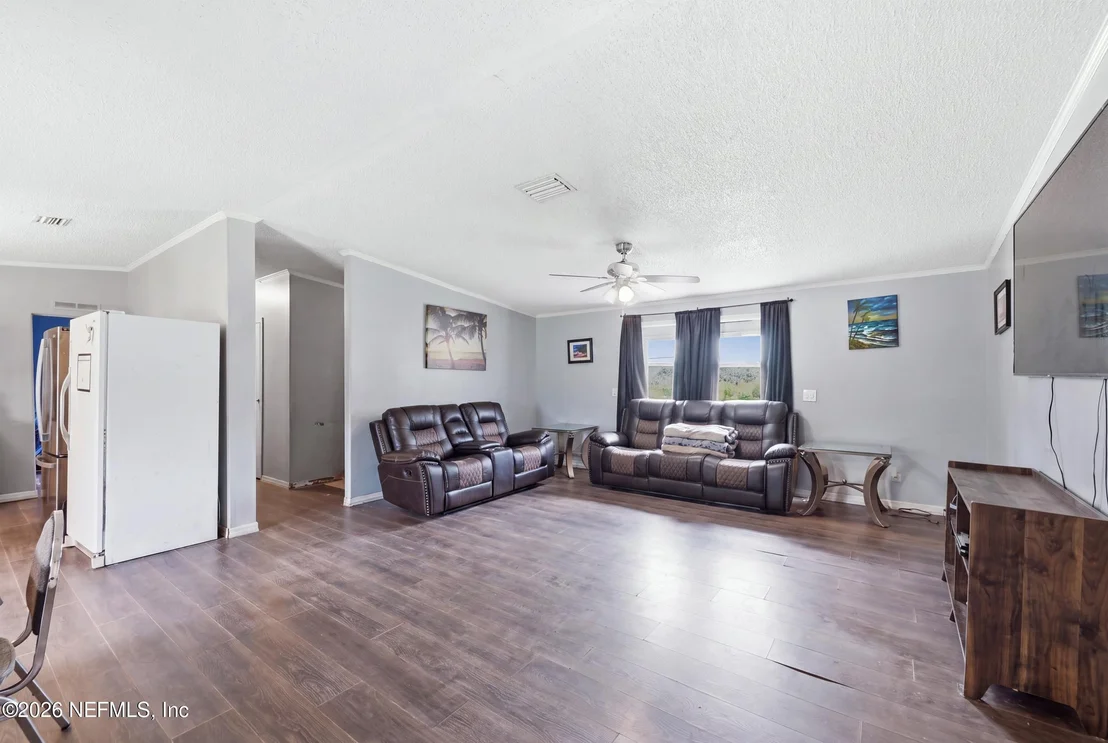 Photo of 85 CURRANT Avenue