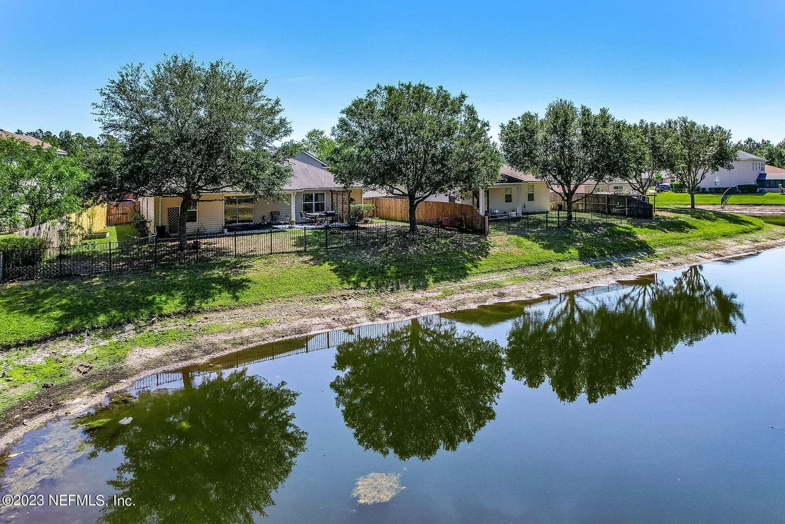 Photo of 9584 BEMBRIDGE MILL Drive