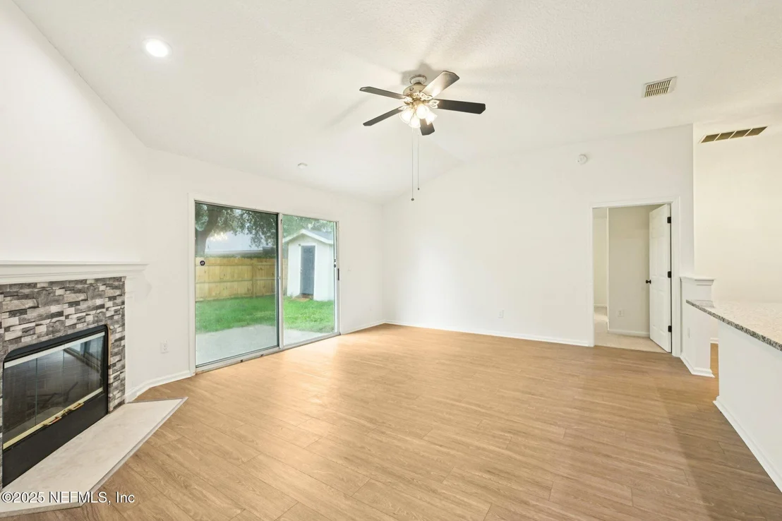 Photo of 8761 REDLEAF Court