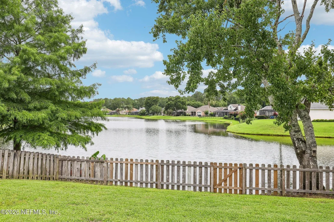 Photo of 372 MAPLEWOOD Drive