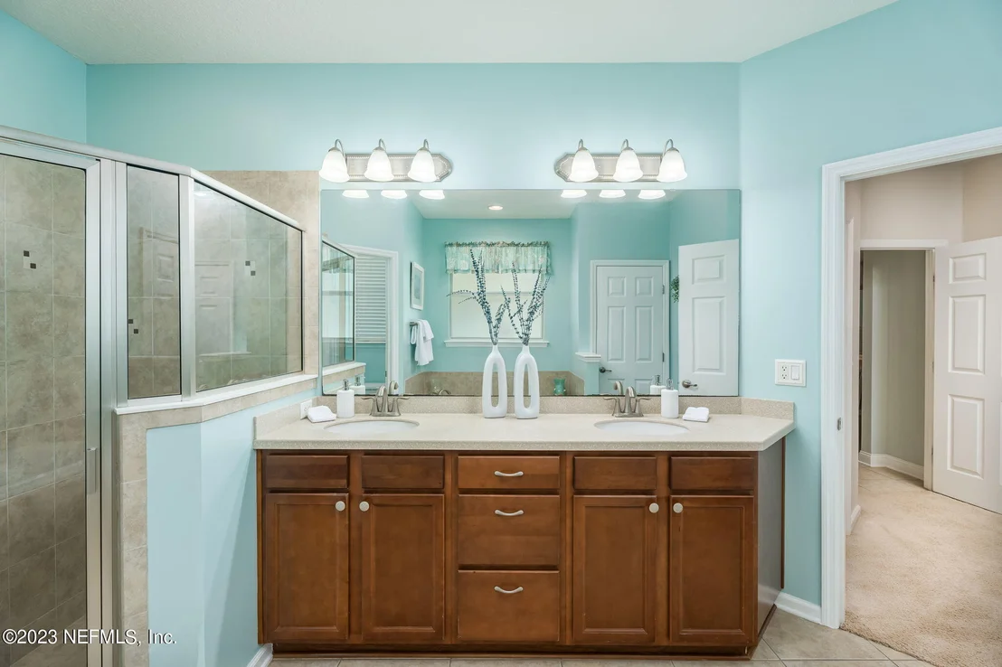 Photo of 548 SADDLESTONE Drive