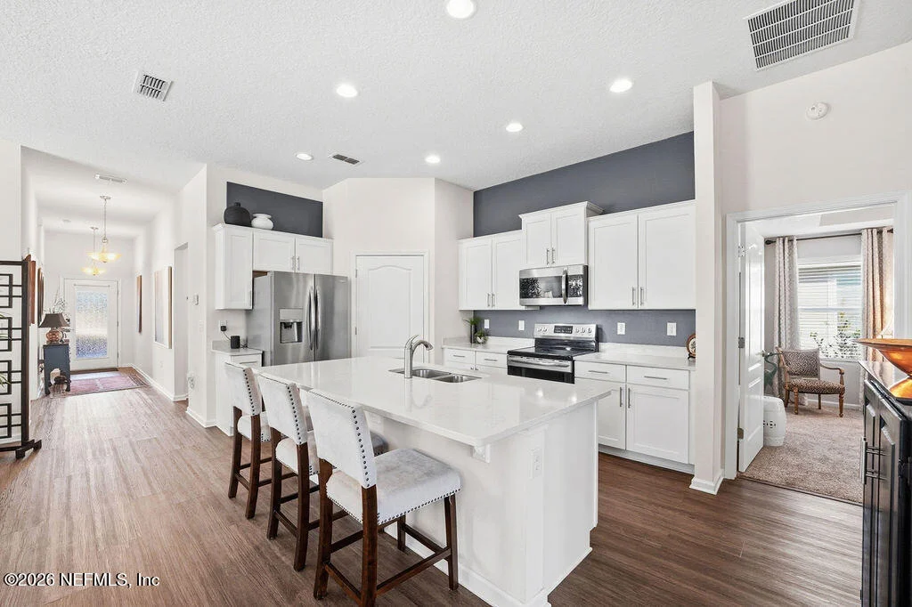 Photo of 480 PALACE Drive