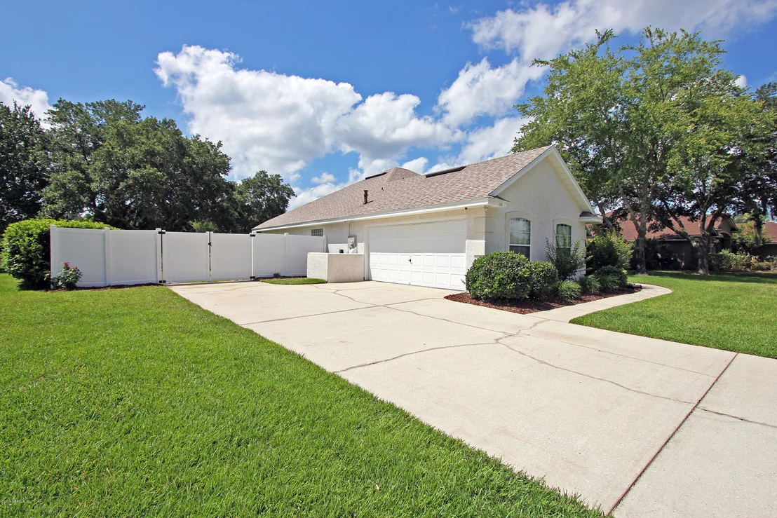 Photo of 124 IVY LAKES Drive