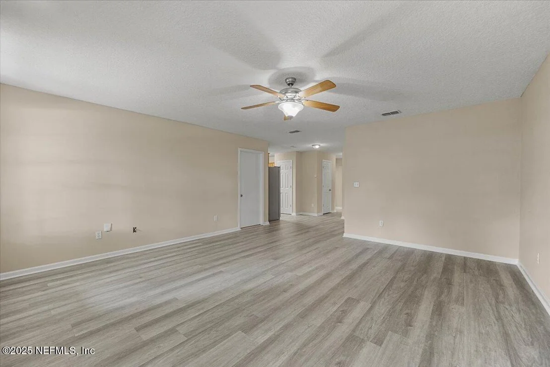Photo of 4527 CLAIRMONT Road