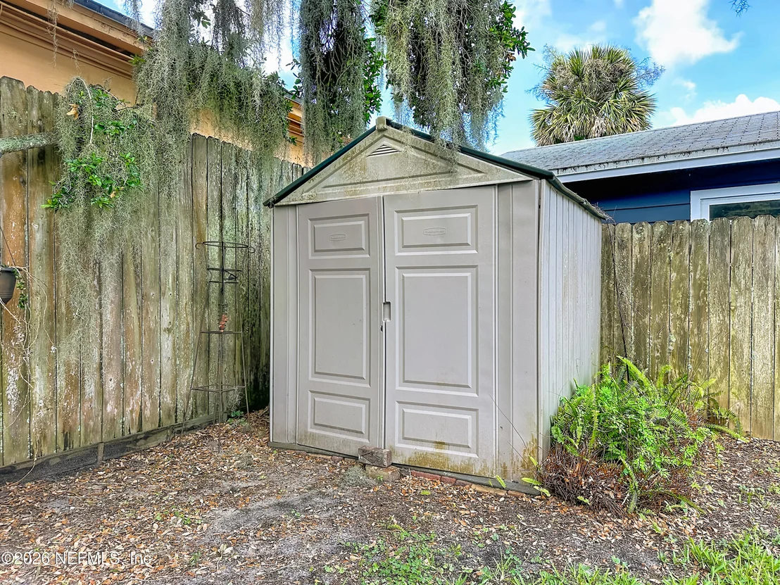 Photo of 17 BALLARD Avenue