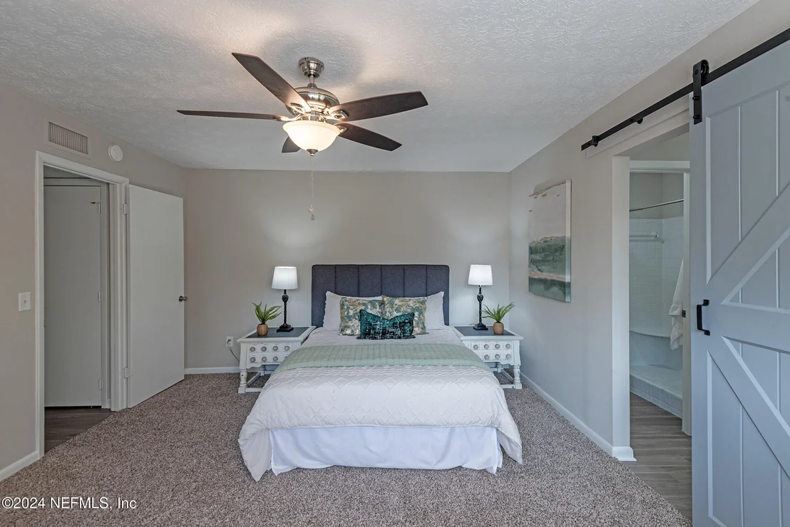 Photo of 7995 SARCEE Trail