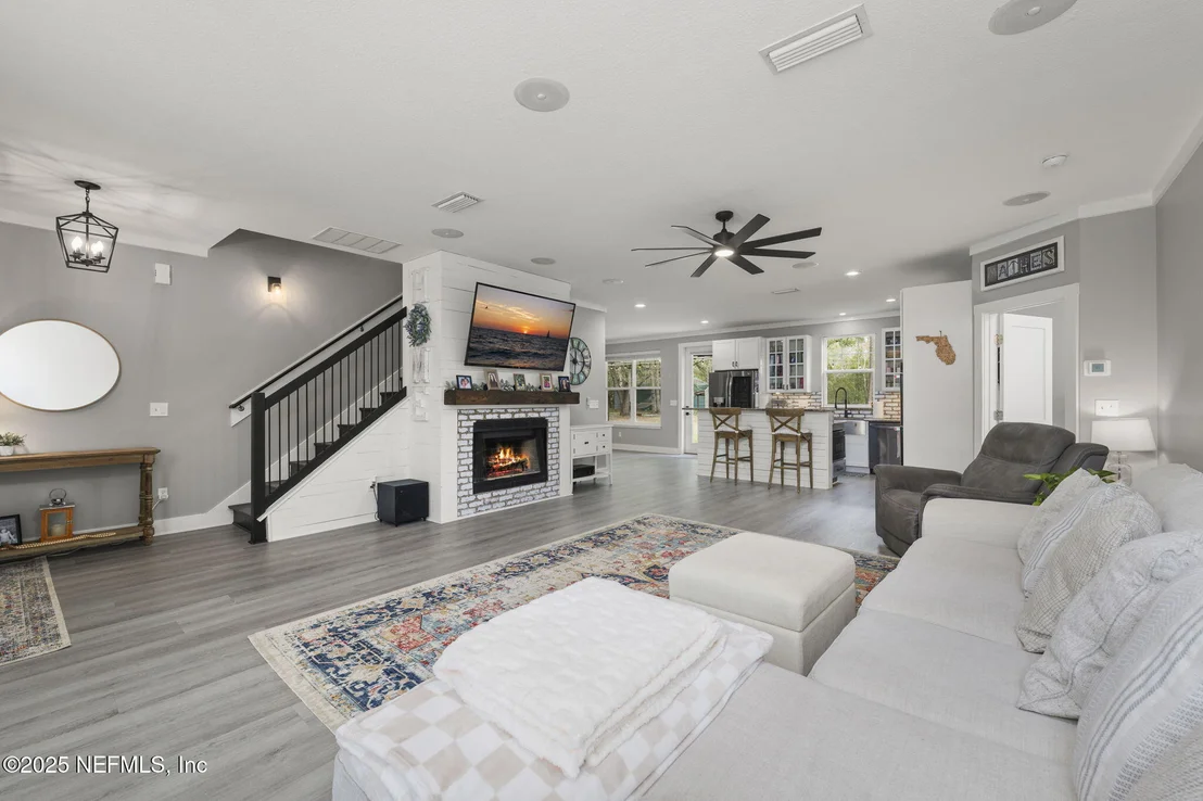 Photo of 1499 SHEFFIELD Road