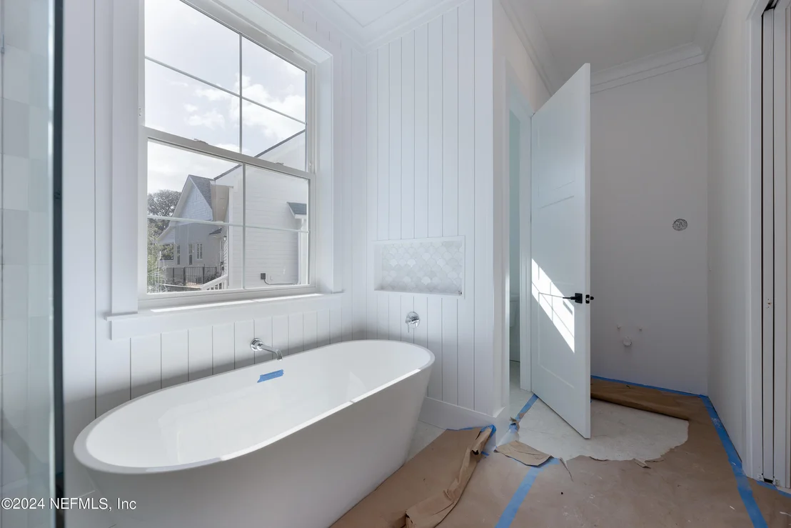 Photo of 372 RIDGEWAY Road