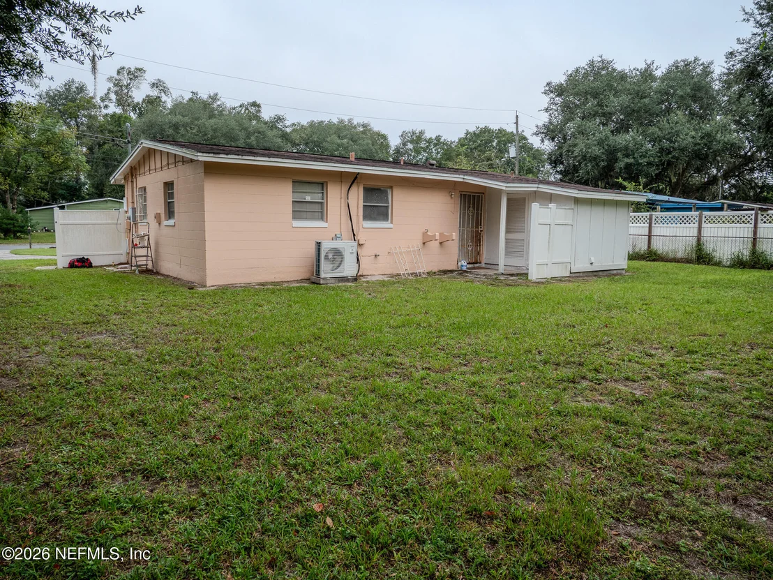 Photo of 8513 OAK LEAF Road