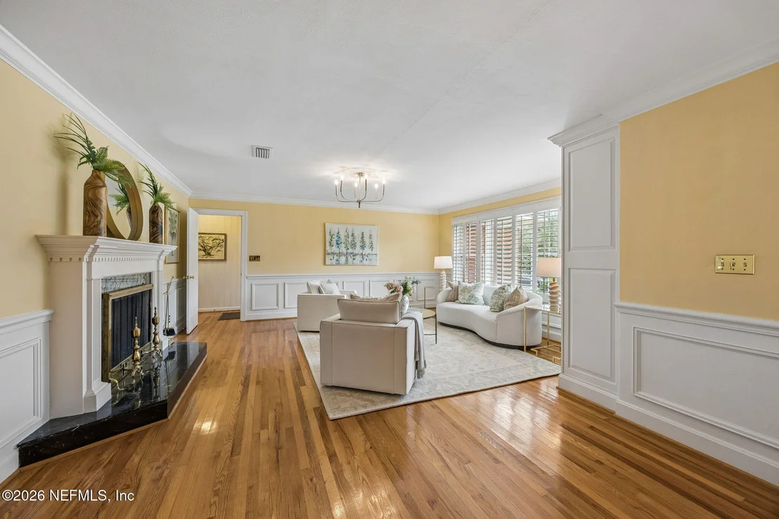 Photo of 4737 EXETER Lane